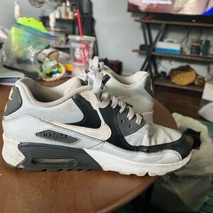 Youth 7 Nike Air Max